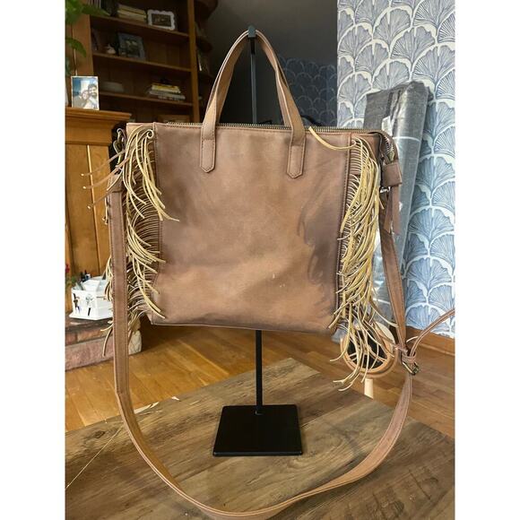 Universal Thread Handbags - 6/$25 Universal Threads Faux Leather Fringe Convertible Tote Bag